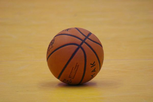 Comment choisir son ballon pour le basket extérieur